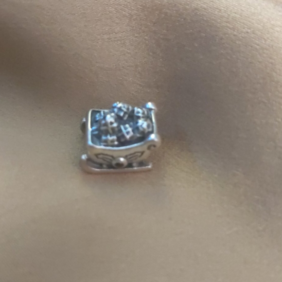 Pandora charm - Picture 2 of 2